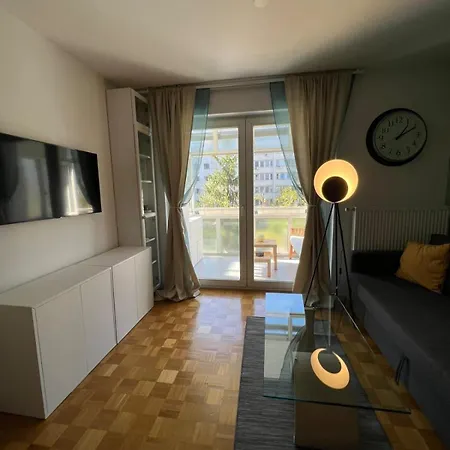 Renovated In An Attractive Location Daire